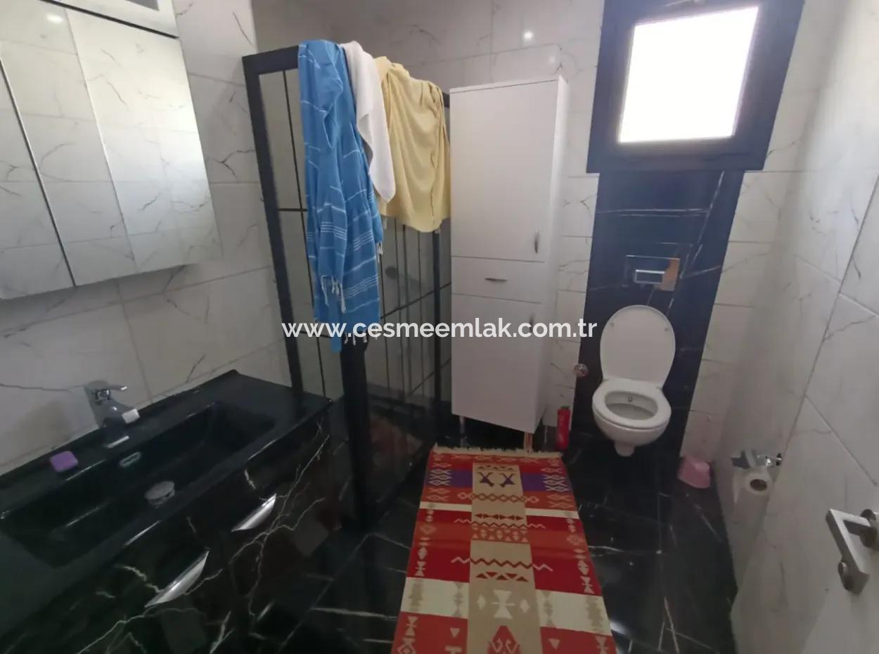 Çeşme'de Satılık Müstakil Havuzlu 6+2 2 Adet İkiz Villa