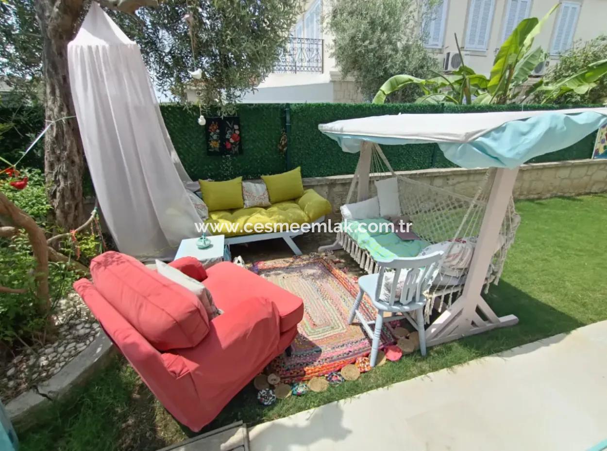 Çeşme Ayayorgiye Yakın Aylık Kiralık Müstakil Havuzlu 3+1 Villa