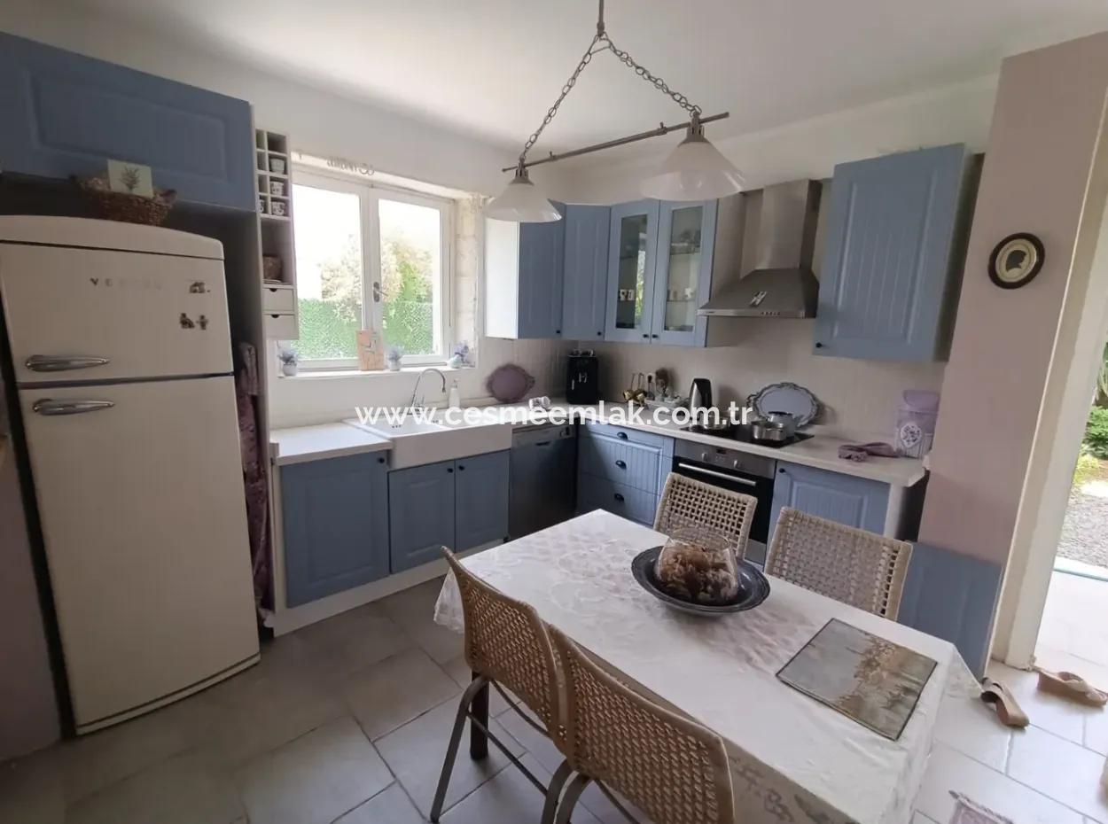 Çeşme Ayayorgiye Yakın Aylık Kiralık Müstakil Havuzlu 3+1 Villa