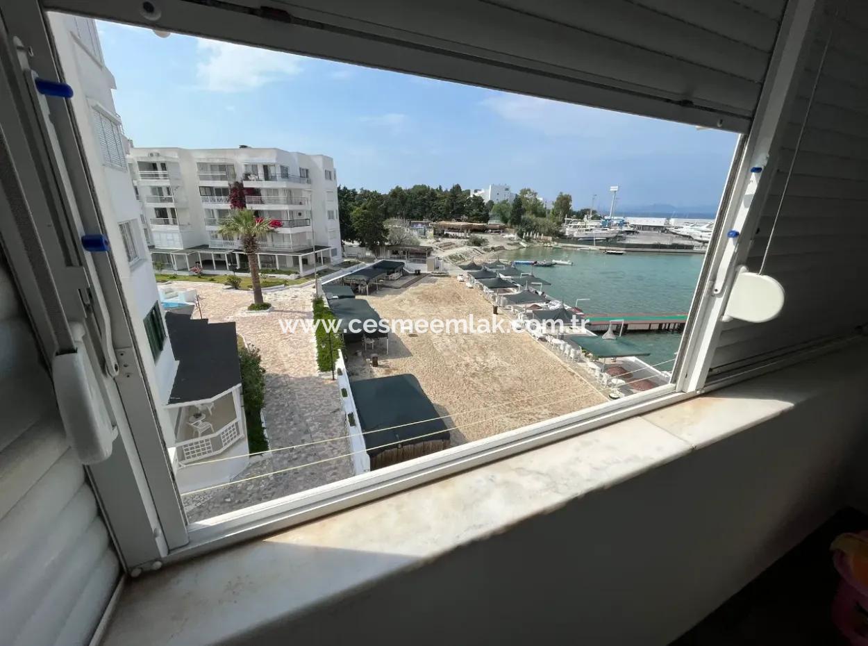 Çeşme Ilıca Ege Çeşme Sitesinde Denize Sıfır Satılık 2+1 Daire