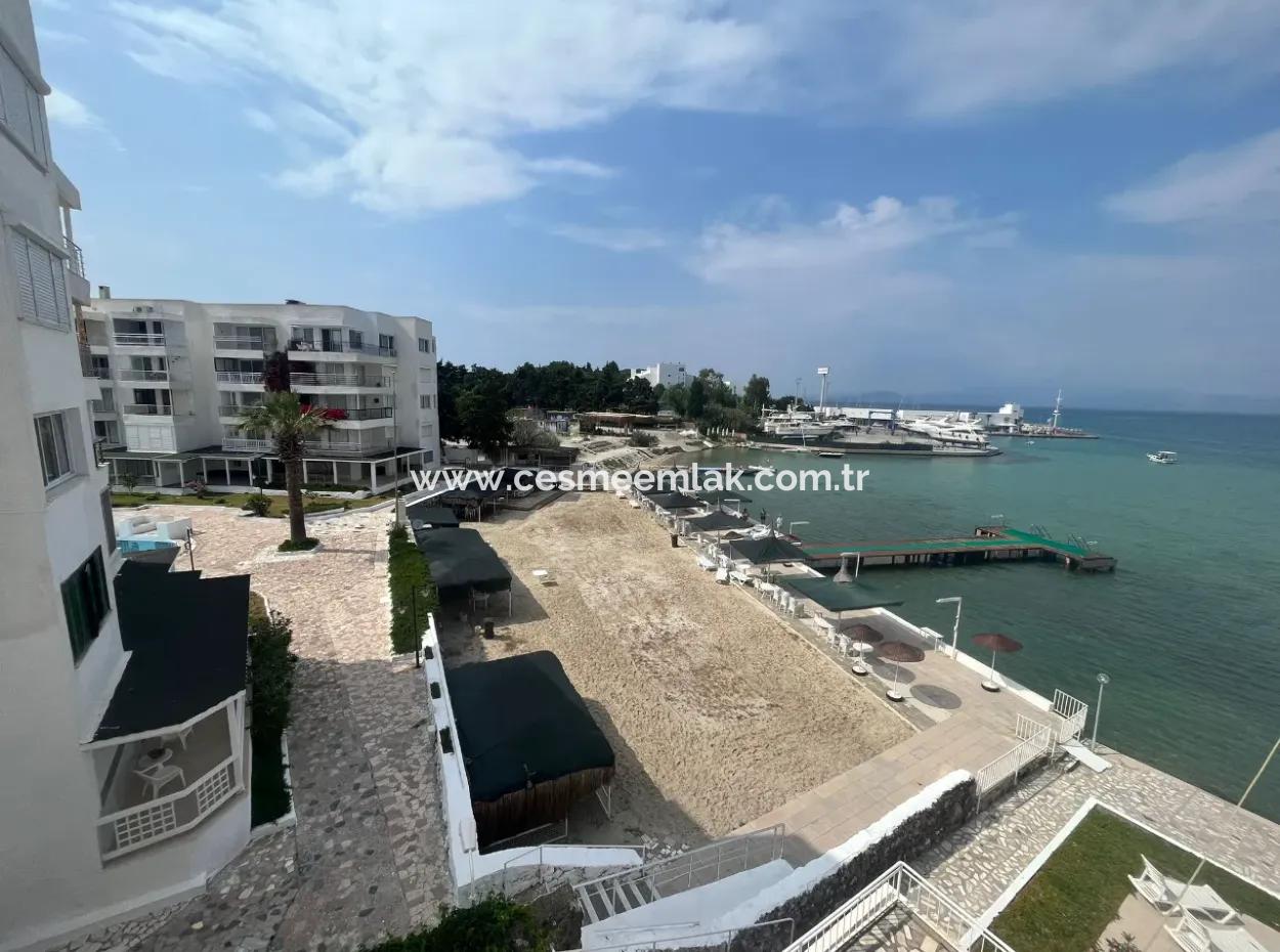 Çeşme Ilıca Ege Çeşme Sitesinde Denize Sıfır Satılık 2+1 Daire
