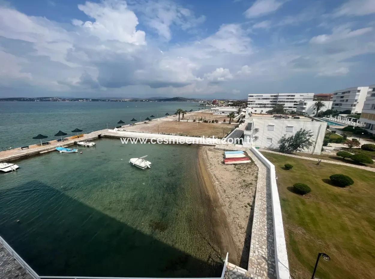Çeşme Ilıca Ege Çeşme Sitesinde Denize Sıfır Satılık 2+1 Daire