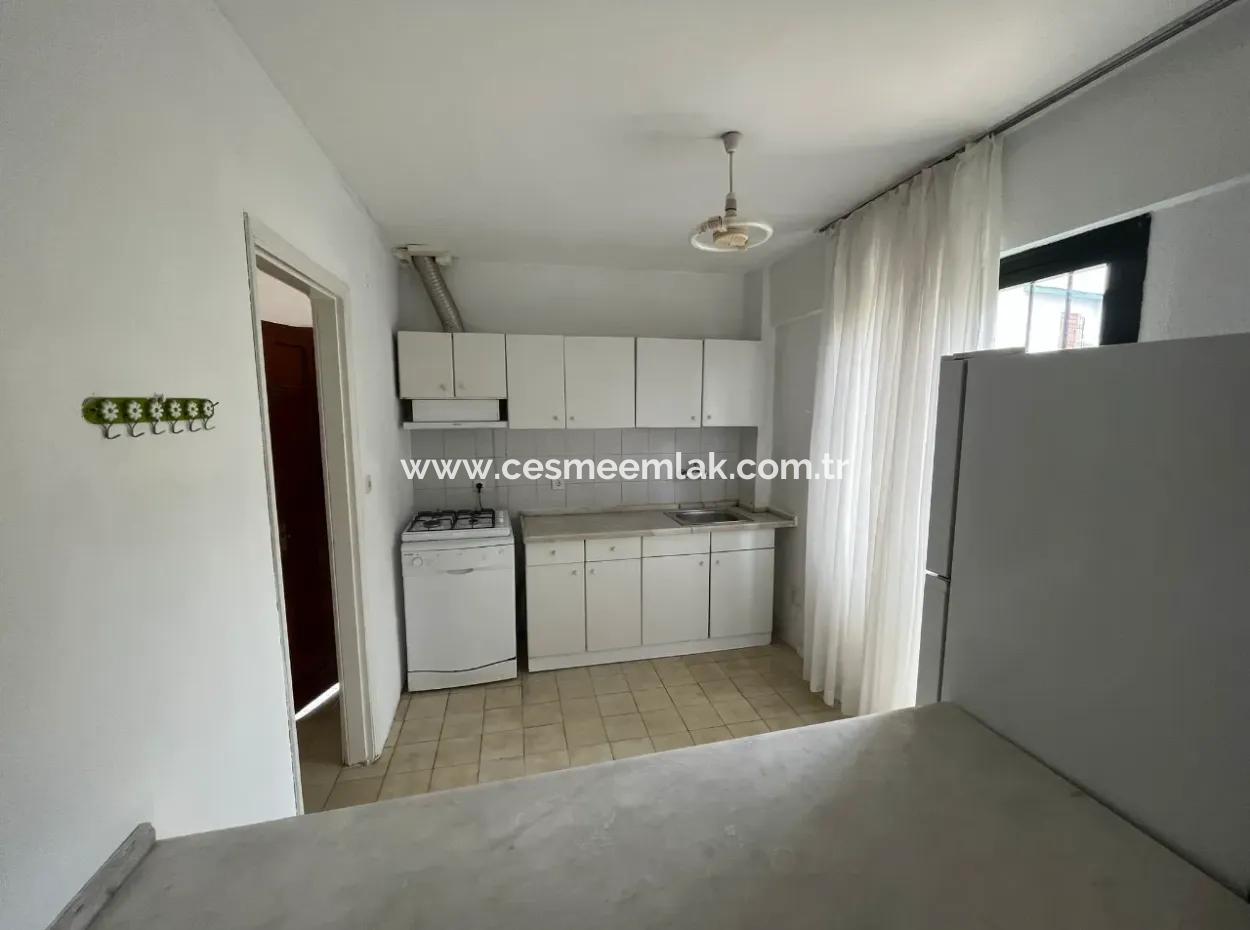 Çeşme Ilıca'da Denize 200 M. Sezonluk Kiralık 3+1 Villa