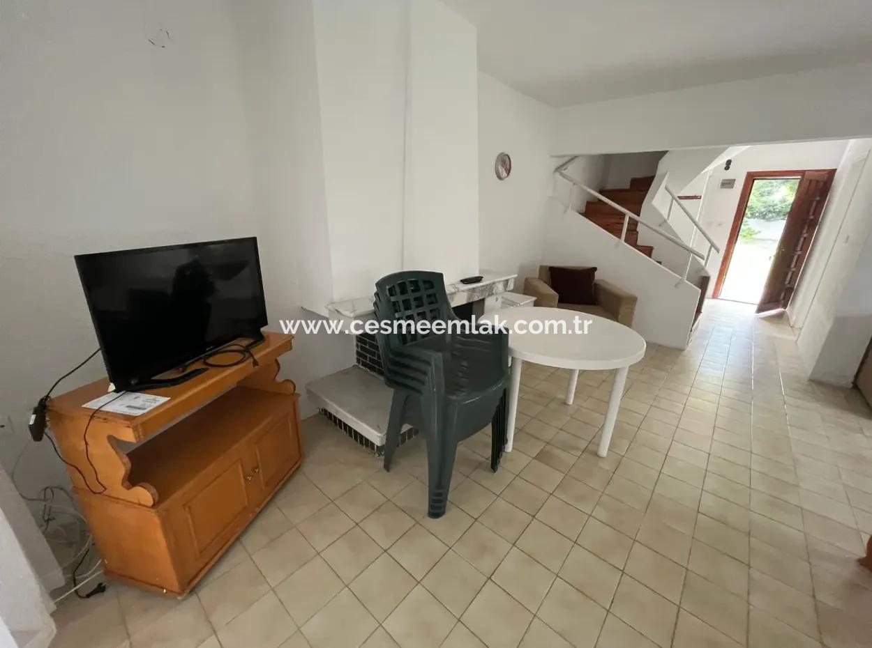 Çeşme Ilıca'da Denize 200 M. Sezonluk Kiralık 3+1 Villa