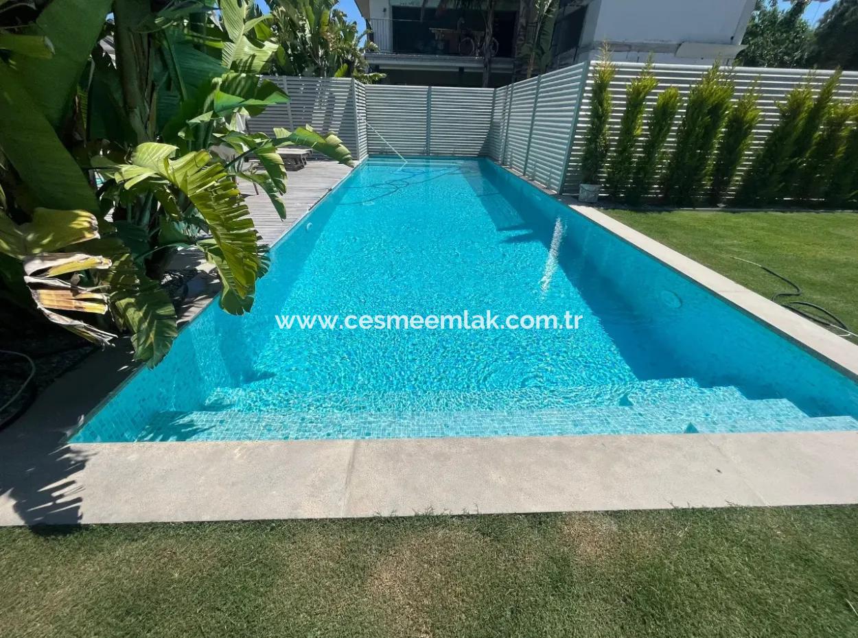 Çeşme Mamurbaba'da Aylık Kiralık Müstakil Malikane