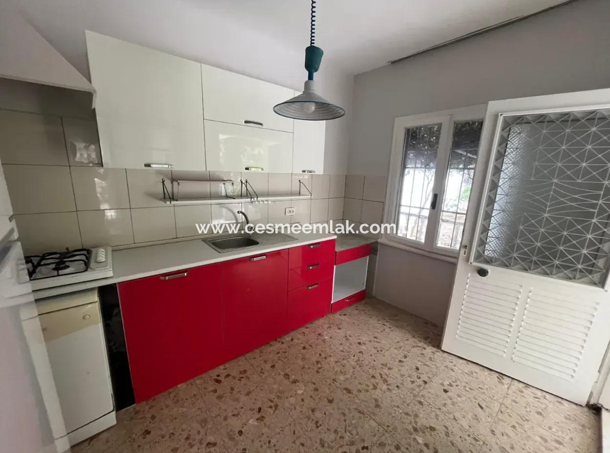 Çeşme Ilıca'da Denize Sıfır Sezonluk Kiralık Müstakil Ev