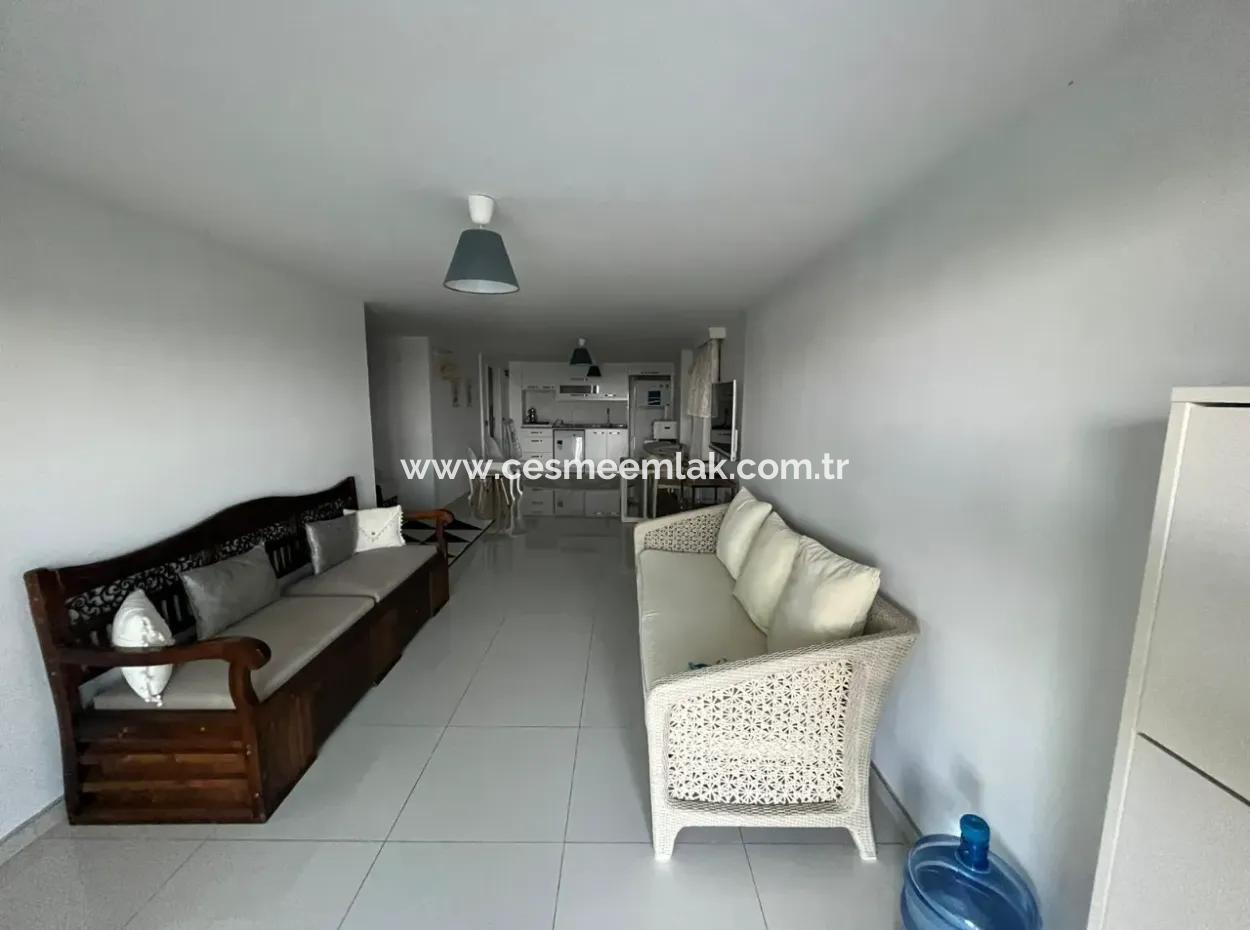 Çeşme Boyalık Sırtlarında Yıllık Kiralık 4+2 Müstakil Villa