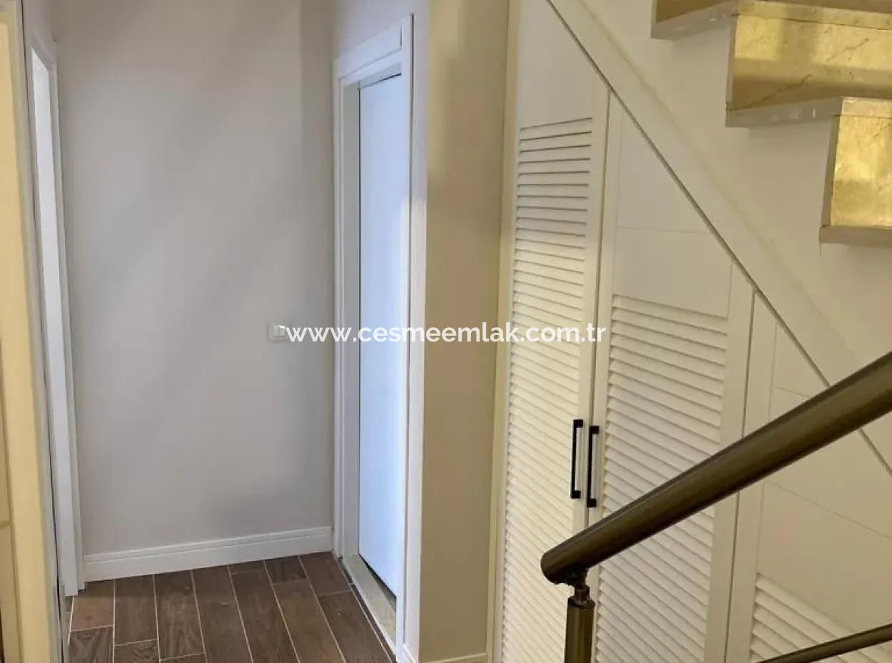 Çeşme Sakızlıkoy Da Satılık 2+1 Dublex Residence Daire
