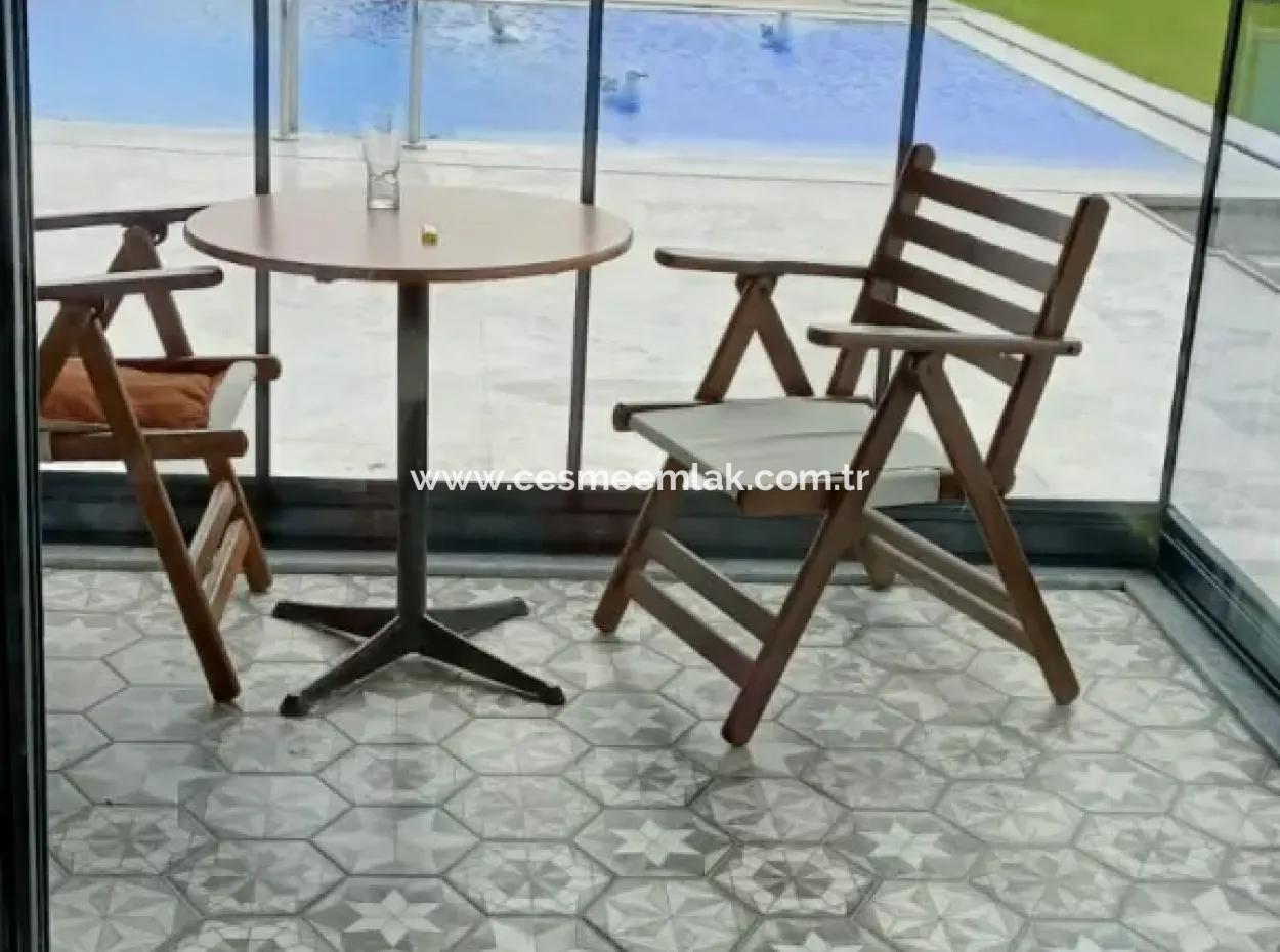 Çeşme Ovacıkta Satılık 6+2 Luxruy Modern Havuzlu Müstakil Villa