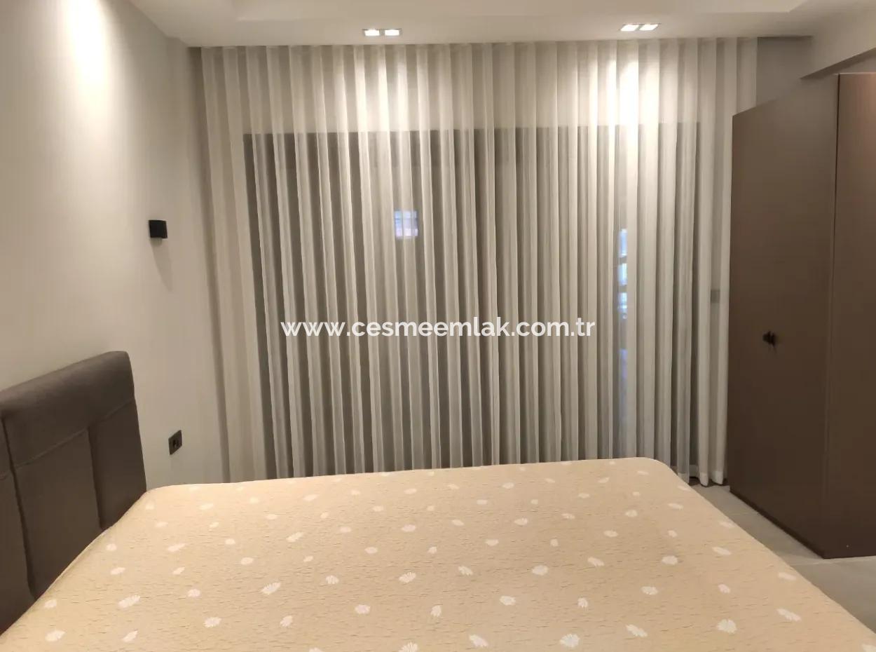 Çeşme Ovacıkta Satılık 6+2 Luxruy Modern Havuzlu Müstakil Villa