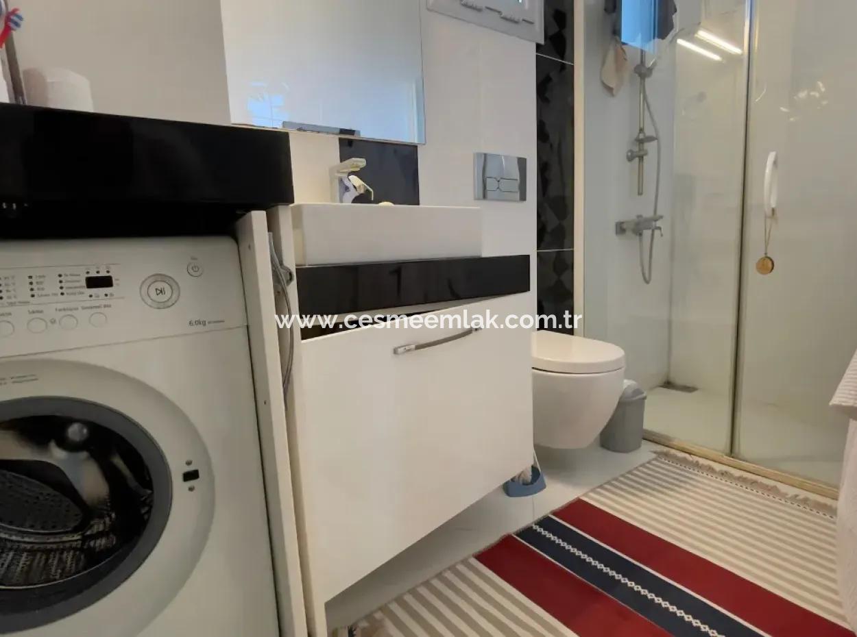 Çeşme Ilıca'da Müstakil Havuzlu Satılık Villa