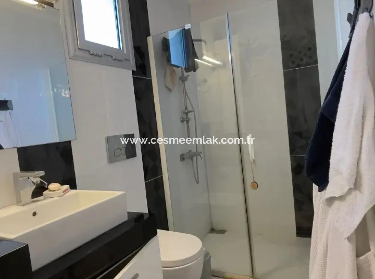 Çeşme Ilıca'da Müstakil Havuzlu Satılık Villa