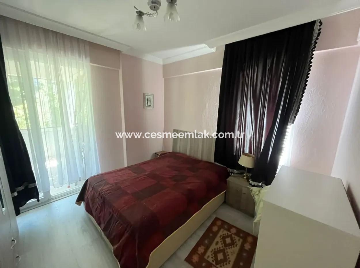 Çeşme Marinaya Yakın Satılık 2+1 Bahçe Katı Daire