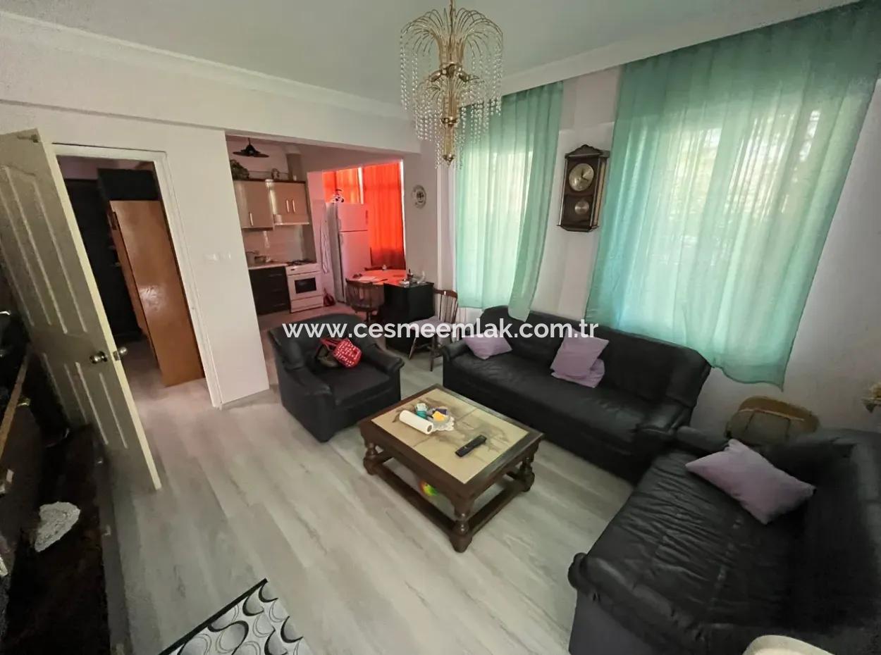 Çeşme Marinaya Yakın Satılık 2+1 Bahçe Katı Daire