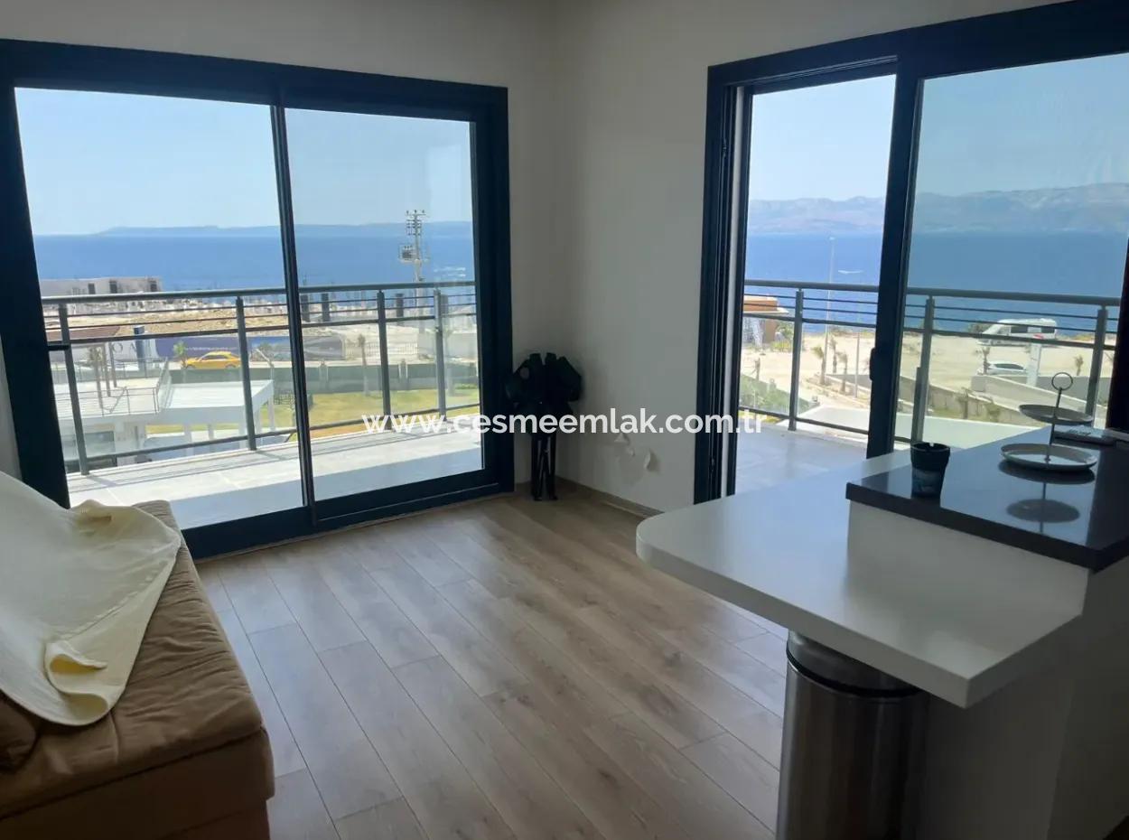 Çeşme Ayasaranda'da Full Deniz Manz. Teraslı 2+1 Residence Daire