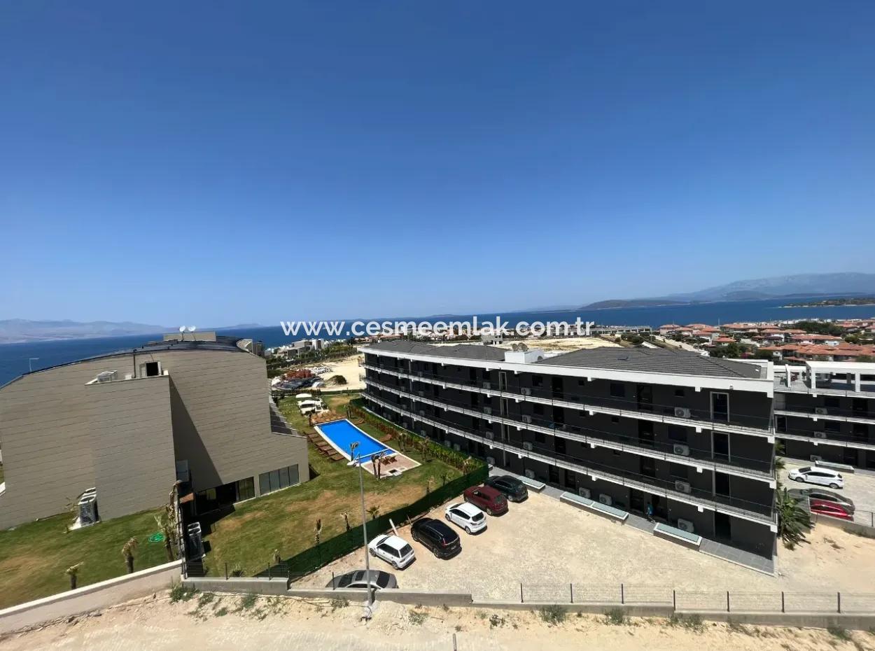 Çeşme Ayasaranda'da Full Deniz Manz. Teraslı 2+1 Residence Daire