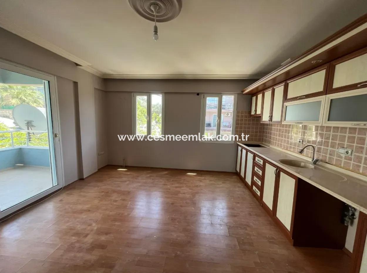 Çeşme Merkez Marinaya Yakın Arakat 2+1 Balkonlu Daire