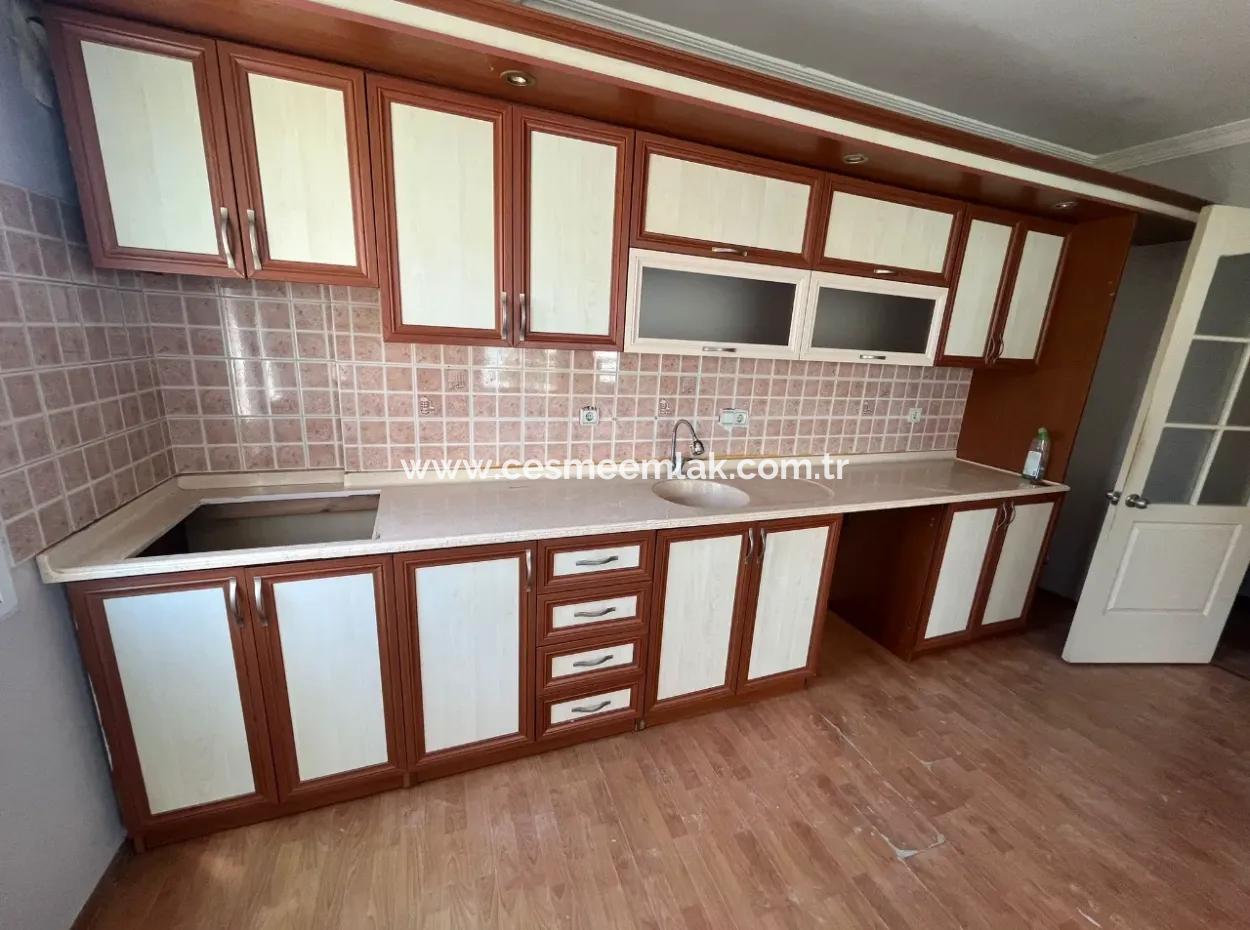 Çeşme Merkez Marinaya Yakın Arakat 2+1 Balkonlu Daire