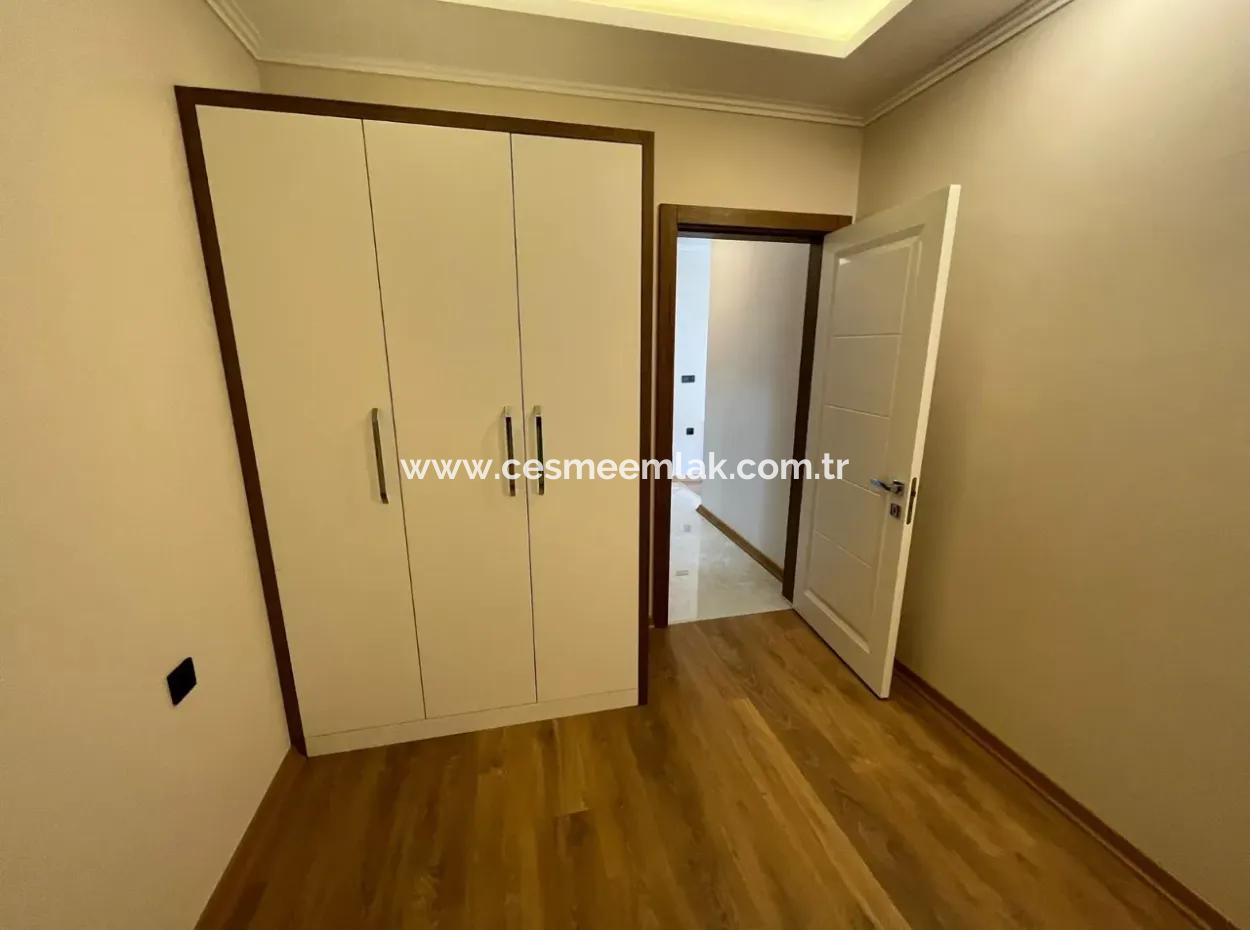 Çeşme Çiftlikköy'de Satılık Sıfır Barbekülü 3+1 Daire