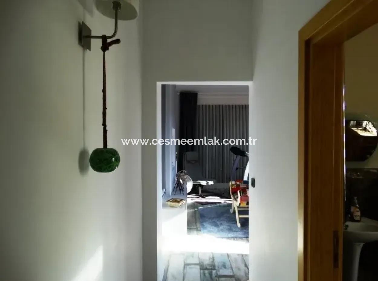 Atilla Emlaktan Çeşmede Satılık Müstakil Taş Ev