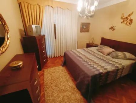 Çeşme Ilıca'da Oteller Bölgesinde Sezonluk Eşyalı Kiralık Villa