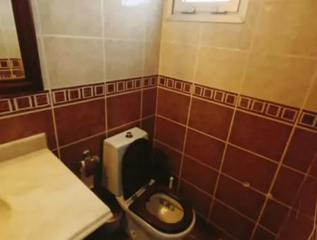 Çeşme Ilıca'da Oteller Bölgesinde Sezonluk Eşyalı Kiralık Villa