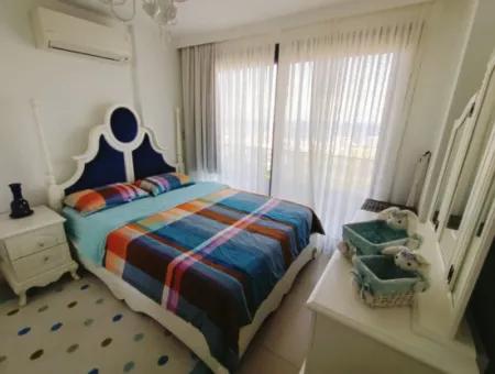 Çeşme'de Full Deniz Manzaralı Lux Eşyalı Sezonluk Kiralık Villa