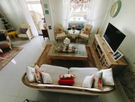 Çeşme'de Full Deniz Manzaralı Lux Eşyalı Sezonluk Kiralık Villa