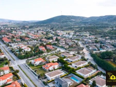 Çeşme Mamurbaba'da 1040 M2 Satılık İmarlı Parsel