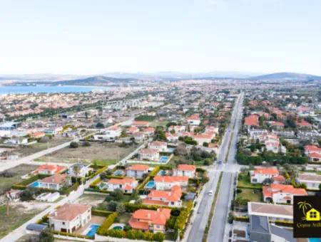 Çeşme Mamurbaba'da 1040 M2 Satılık İmarlı Parsel