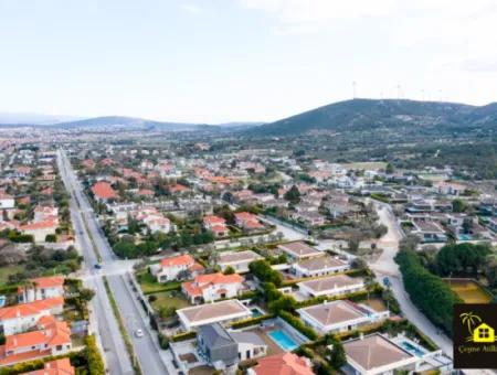 Çeşme Mamurbaba'da 1040 M2 Satılık İmarlı Parsel