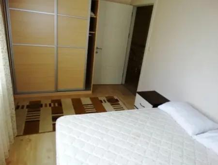 Alaçatı Çamlık Yolda Aylık Kiralık Müstakil Havuzlu 4+1  Villa