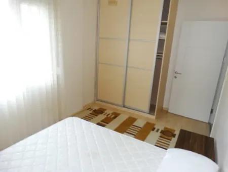 Alaçatı Çamlık Yolda Aylık Kiralık Müstakil Havuzlu 4+1  Villa