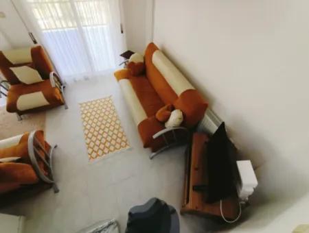 Çeşme Boyalık Plajına Yakın Ortak Havuzlu Aylık Kiralık Villa