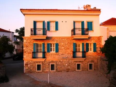 Çeşme Merkezde Günlük Kiralık 1+1 Lux Daire