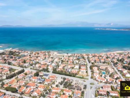 Çeşme Ilıca Mamurbaba'da Satılık 5+2 Müstakil Villa