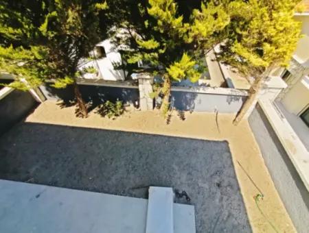 Çeşme Alaçatı'da Satılık Tek Müstakil Havuzlu Sıfır Villa