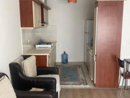 Çeşme Merkezde Sezonluk Kiralık 1+1 Eşyalı Daire