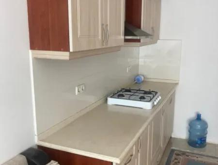 Çeşme Merkezde Sezonluk Kiralık 1+1 Eşyalı Daire