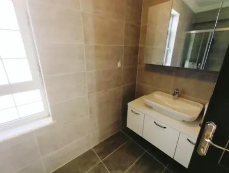 Çeşme Mamurbaba'da Yıllık Kiralık 4+1 Müstakil Havuzlu Villa