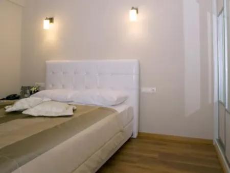 Çeşme Merkez'de Aylık Kiralık Havuzlu Residence Daire