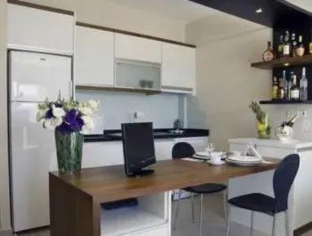 Çeşme Merkez'de Aylık Kiralık Havuzlu Residence Daire