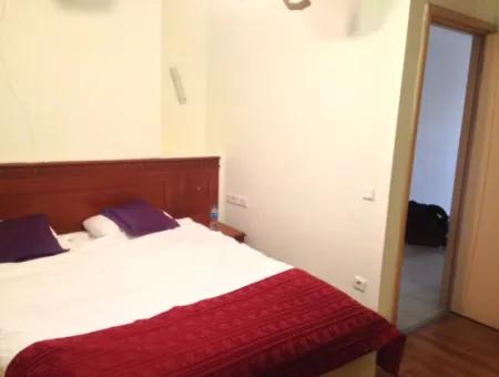 Çeşme Ilıcada Sezonluk Kiralık Denize Sıfır 1+1 Residence Daire