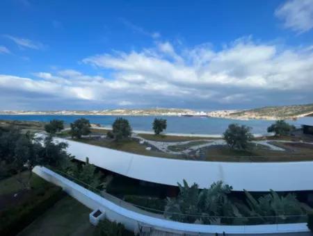 Çeşme Folkart Hill's Te Denize Sıfır 1+1 Aylık Kiralık Residence