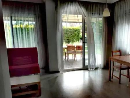 Çeşme Ilıca Oteller Bölgesinde Sezonluk Kiralık Villa