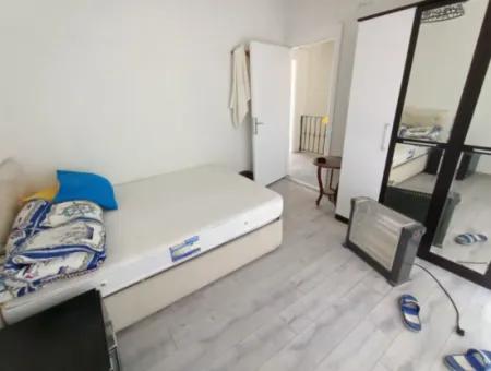 Çeşme Paşalimanı'nda Sezonluk Kiralık Ortak Havuzlu Villa