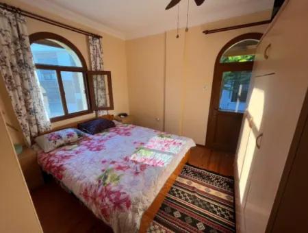 Çeşme Dalyan Marinaya Yakın Yıllık Kiralık 3+1 Dublex Villa