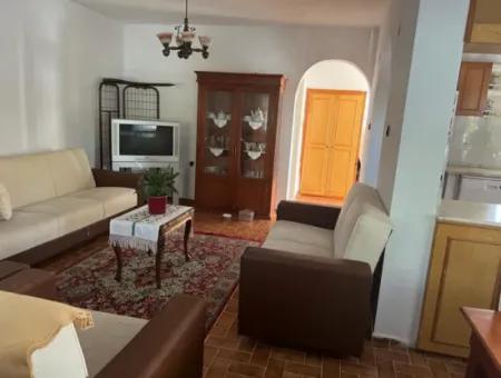 Çeşme Ilıca Altınyunusta Denize Çok Yakın Sezonluk Kiralık Villa