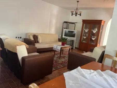 Çeşme Ilıca Altınyunusta Denize Çok Yakın Sezonluk Kiralık Villa