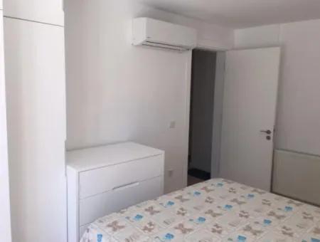 Çeşme Merkez'de Sezonluk Kiralık Denize 20M. 1+1 Daire